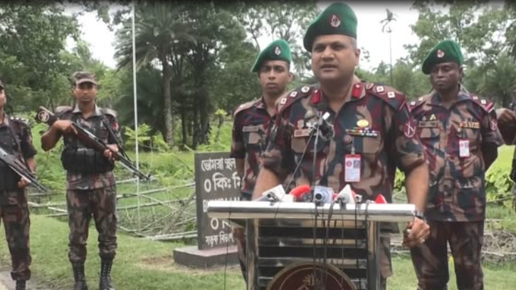ঈদ ঘিরে সাতক্ষীরা সীমান্তে কঠোর অবস্থানে বিজিবি ঈদ ঘিরে সাতক্ষীরা সীমান্তে কঠোর অবস্থানে বিজিবি