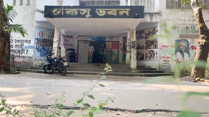 চাকসু নির্বাচনের প্রচারণায় মুখর চবি ক্যাম্পাস  