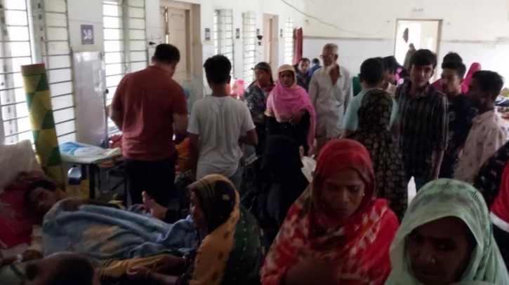 ফোনে কথা বলাকে কেন্দ্র করে বিএনপির দুই গ্রুপের সংঘর্ষ, ১০ নেতা বহিষ্কার ফোনে কথা বলাকে কেন্দ্র করে বিএনপির দুই গ্রুপের সংঘর্ষ, ১০ নেতা বহিষ্কার