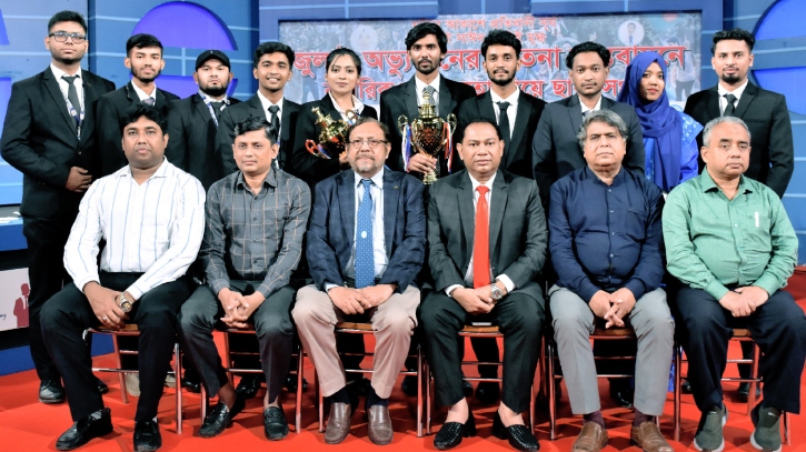 ‘আওয়ামী লীগের অপকর্মের জন্য ঘৃণা যথেষ্ট নয়’ ‘আওয়ামী লীগের অপকর্মের জন্য ঘৃণা যথেষ্ট নয়’