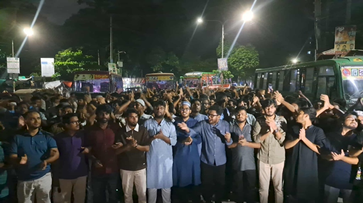 ব্যবসায়ী হত্যার প্রতিবাদে উত্তাল জগন্নাথ বিশ্ববিদ্যালয় ব্যবসায়ী হত্যার প্রতিবাদে উত্তাল জগন্নাথ বিশ্ববিদ্যালয়