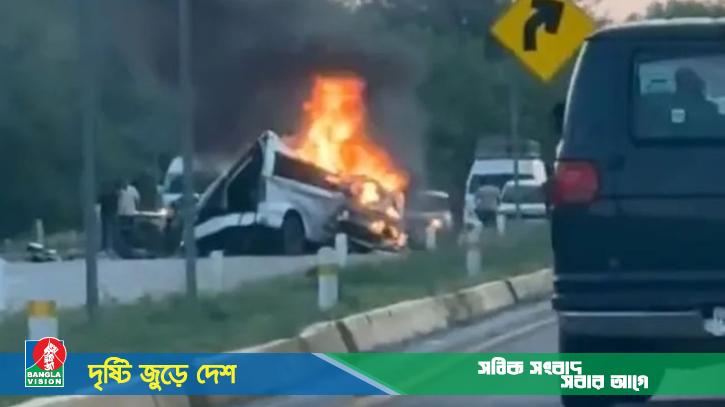 মেক্সিকোতে ভয়াবহ সড়ক দুর্ঘটনায় নিহত ১৫
