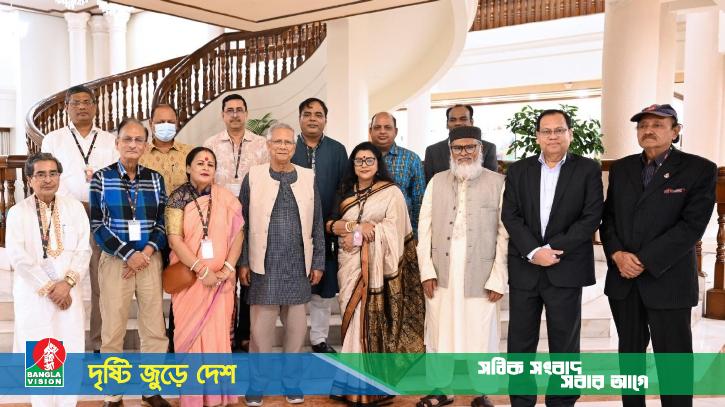 দূর্গাপূজার প্রস্তুতি নিয়ে হিন্দু ধর্মীয় নেতৃবৃন্দের সঙ্গে প্রধান উপদেষ্টার বৈঠক