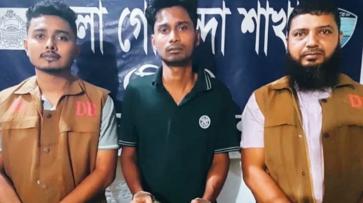 শাকিব খানের ‘তাণ্ডব’ সিনেমা পাইরেসির মূল হোতা নোয়াখালীতে গ্রেফতার শাকিব খানের ‘তাণ্ডব’ সিনেমা পাইরেসির মূল হোতা নোয়াখালীতে গ্রেফতার