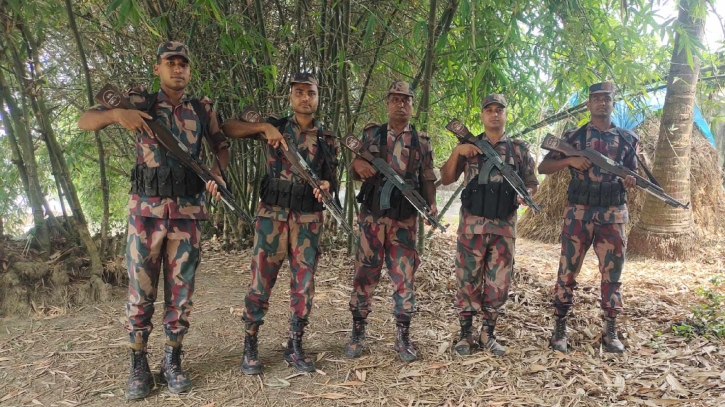 ২০৩ কি.মি. সীমান্তে বিজিবির টহল জোরদার, গোয়েন্দা তৎপরতা বৃদ্ধি ২০৩ কি.মি. সীমান্তে বিজিবির টহল জোরদার, গোয়েন্দা তৎপরতা বৃদ্ধি
