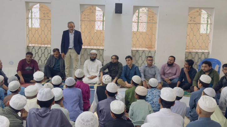 খালেদা জিয়ার রোগমুক্তি কামনায় চিকিৎসকদের উদ্যোগে কোরআন খতম ও দোয়া মাহফিল