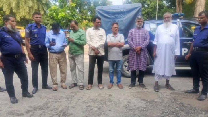গাইবান্ধায় আ. লীগের ৬ ইউপি চেয়ারম্যান আটক গাইবান্ধায় আ. লীগের ৬ ইউপি চেয়ারম্যান আটক