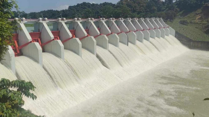 দ্বিতীয় দফায় খুলে দেওয়া হয়েছে কাপ্তাই বাঁধের ১৬টি জলকপাট দ্বিতীয় দফায় খুলে দেওয়া হয়েছে কাপ্তাই বাঁধের ১৬টি জলকপাট