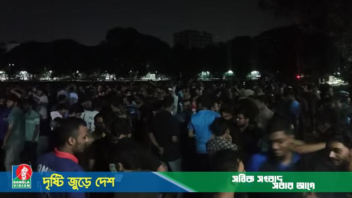 মধ্যরাতে উত্তাল বুয়েট