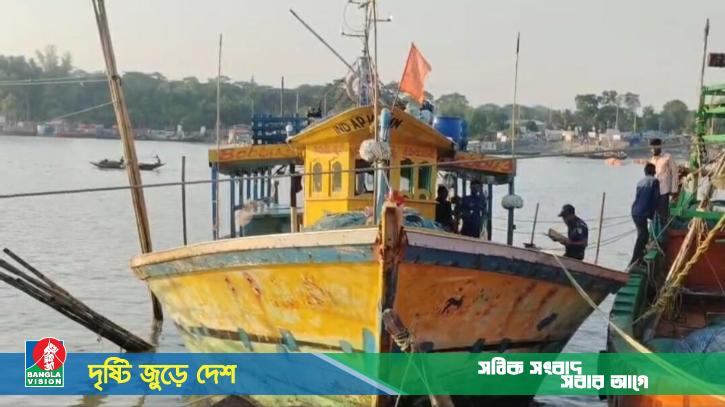 আবারও ৯ জেলেসহ ভারতীয় ফিশিং ট্রলার জব্দ