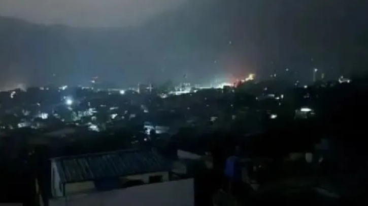 ভারতের বিভিন্ন এলাকায় ক্ষেপণাস্ত্র হামলা চালিয়েছে পাকিস্তান! ভারতের বিভিন্ন এলাকায় ক্ষেপণাস্ত্র হামলা চালিয়েছে পাকিস্তান!
