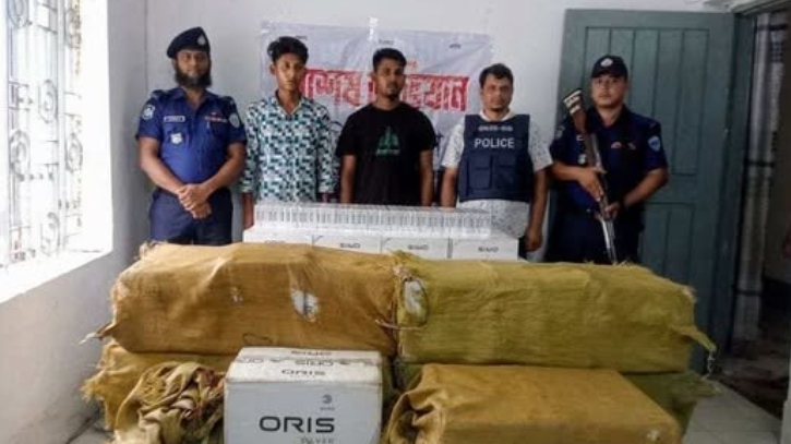 খাগড়াছড়িতে ১৬ লক্ষ টাকার বিদেশি সিগারেট জব্দ, আটক দুই খাগড়াছড়িতে ১৬ লক্ষ টাকার বিদেশি সিগারেট জব্দ, আটক দুই