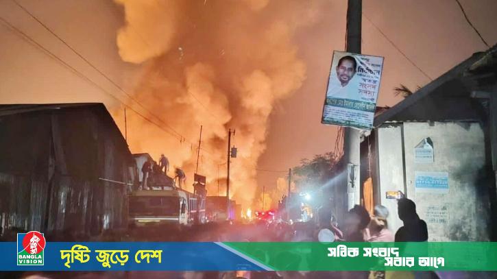 গাজীপুরে ঝুটের গোডাউনে আগুন