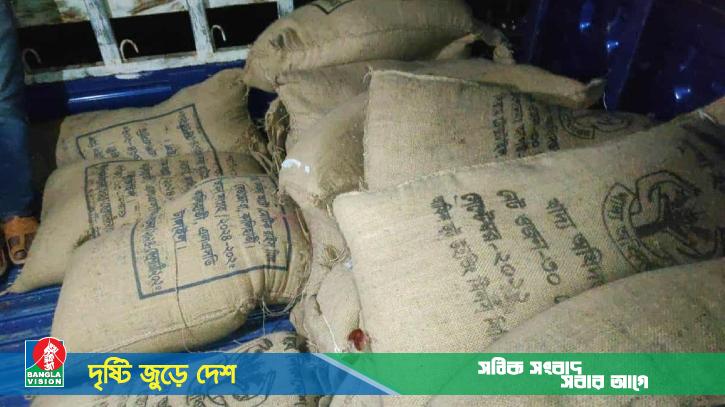 টাঙ্গাইলে যৌথবাহিনীর অভিযানে খাদ্যবান্ধব কর্মসূচির ৩ টন চাল উদ্ধা