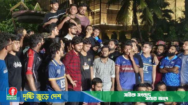 বুয়েট শিক্ষার্থীদের ১২ ঘণ্টার আল্টিমেটাম