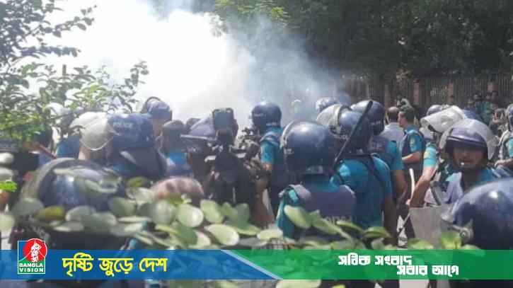 প্রকৌশল শিক্ষার্থীদের সঙ্গে পুলিশের সংঘর্ষ