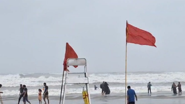 চার সমুদ্রবন্দরে ৩ নম্বর সতর্কতা 
