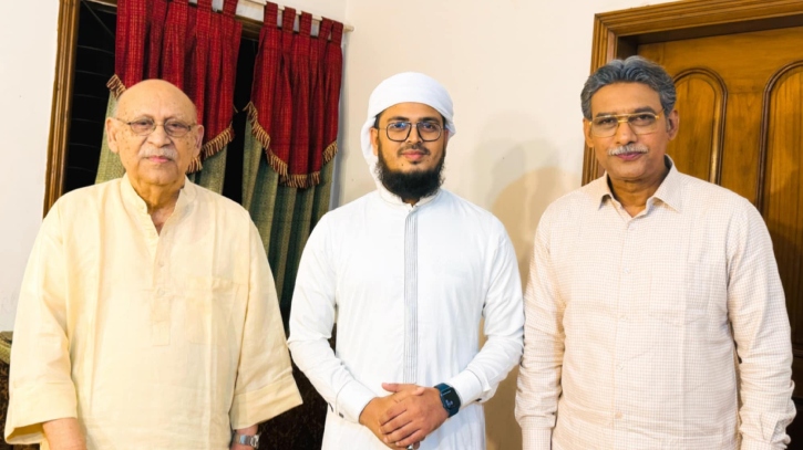 প্রথমবারের মত ইসলামি গানে বরেণ্য অভিনেতা আবুল হায়াত প্রথমবারের মত ইসলামি গানে বরেণ্য অভিনেতা আবুল হায়াত