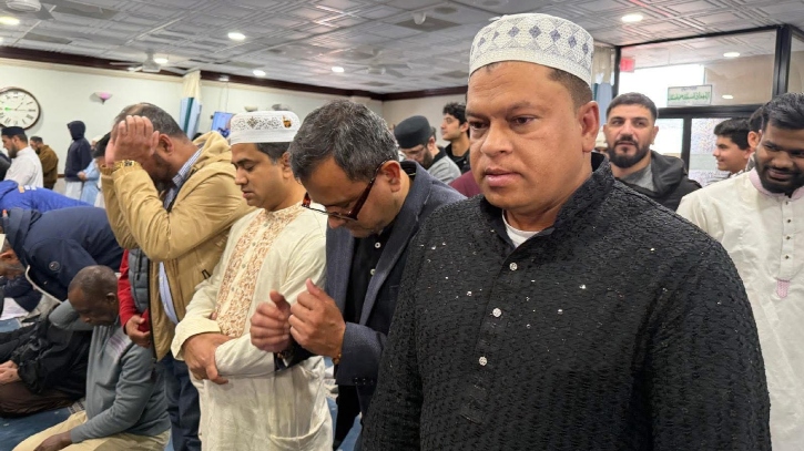 রাষ্ট্রদূত মুশফিকের ইমামতিতে ওয়াশিংটনে শহিদ ওসমান হাদির গায়েবানা জানাজা রাষ্ট্রদূত মুশফিকের ইমামতিতে ওয়াশিংটনে শহিদ ওসমান হাদির গায়েবানা জানাজা