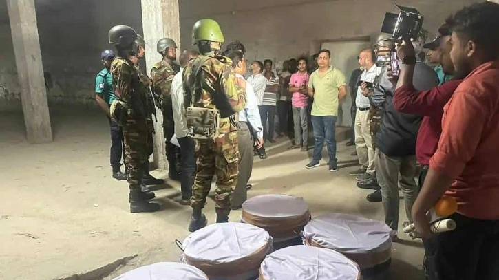 আলুর হিমাগারে দই মজুদ, জরিমানা ২ লাখ আলুর হিমাগারে দই মজুদ, জরিমানা ২ লাখ