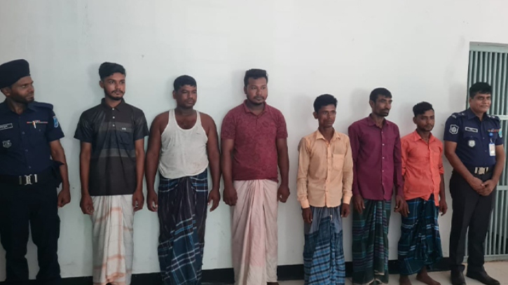 আশুলিয়ায় মামলায় ডাকাতচক্রের ৬ সদস্য গ্রেফতার আশুলিয়ায় মামলায় ডাকাতচক্রের ৬ সদস্য গ্রেফতার