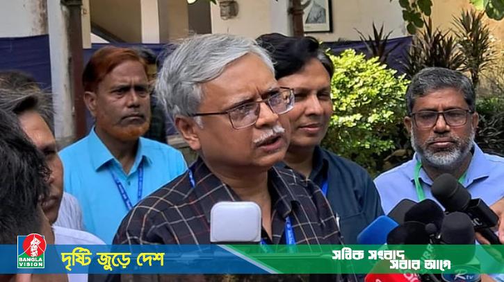 ঘষাঘষি না করে শুকানোর সময় দেন, কালি উঠবে না ইনশাআল্লাহ: রাবি উপাচার্য