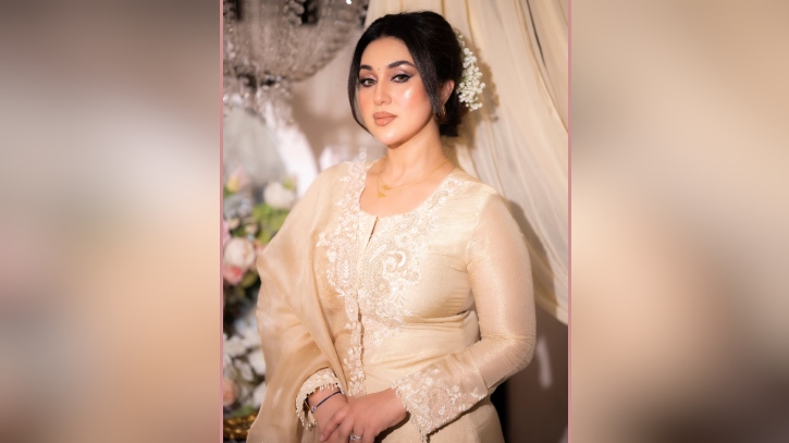 হত্যাচেষ্টার মামলা থেকে জামিন পেলেন অপু বিশ্বাস হত্যাচেষ্টার মামলা থেকে জামিন পেলেন অপু বিশ্বাস