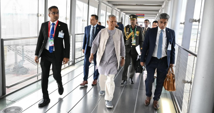 থাইল্যান্ড সফর শেষে দেশে ফিরেছেন প্রধান উপদেষ্টা থাইল্যান্ড সফর শেষে দেশে ফিরেছেন প্রধান উপদেষ্টা