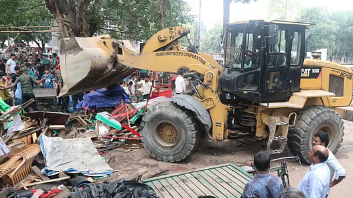 গুঁড়িয়ে দেওয়া হলো সোহরাওয়ার্দী উদ্যানের অবৈধ স্থাপনা গুঁড়িয়ে দেওয়া হলো সোহরাওয়ার্দী উদ্যানের অবৈধ স্থাপনা