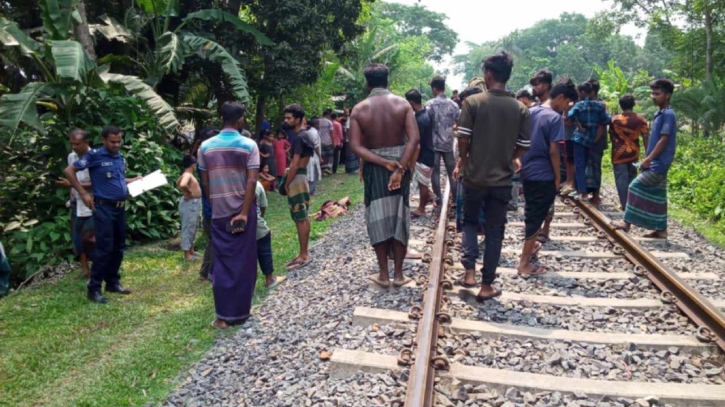ট্রেনে কাটা পড়ে যুবকের মৃত্যু ট্রেনে কাটা পড়ে যুবকের মৃত্যু