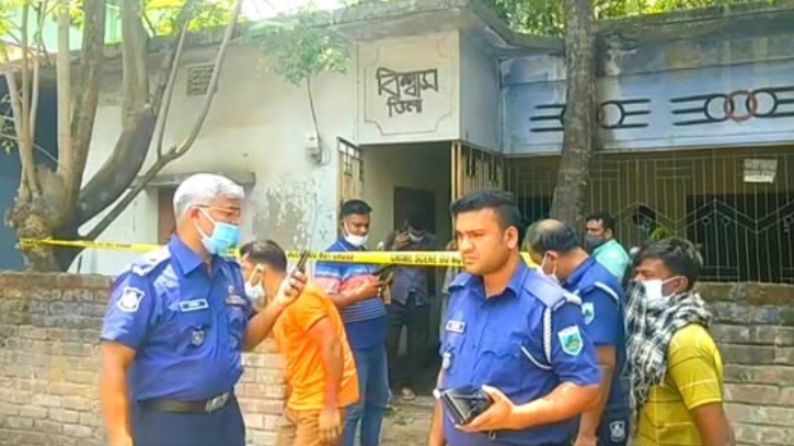 নিজ বাড়ি থেকে আইনজীবীর মরদেহ উদ্ধার নিজ বাড়ি থেকে আইনজীবীর মরদেহ উদ্ধার