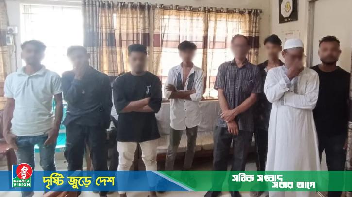 রাজধানীতে আ. লীগের ব্যানারে ঝটিকা মিছিল করায় আটক ১১