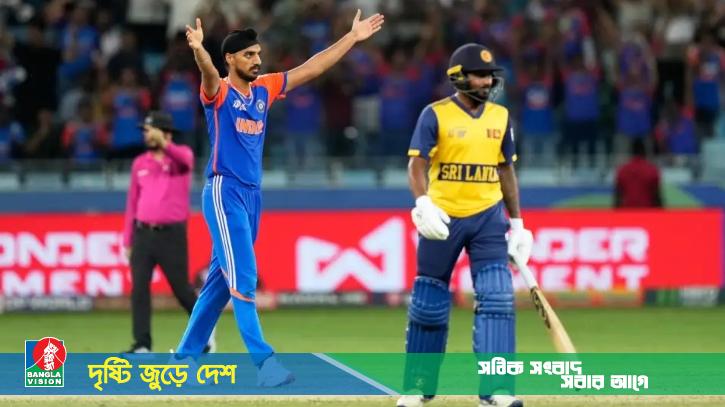 শ্বাসরুদ্ধকর নিয়ম রক্ষার খেলা, সুপার ওভারে হারলো শ্রীলঙ্কা