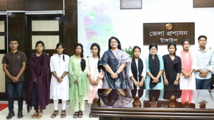 ডিসির ছোট উদ্যোগে কোচ সম্প্রদায়ের ১০ শিক্ষার্থীর মুখে হাসি