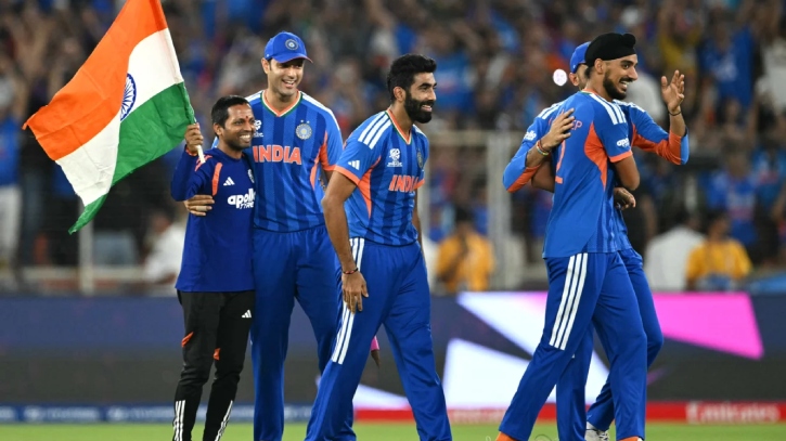 নিউজিল্যান্ড ধরাশায়ী, ঘটনাবহুল বিশ্বকাপে চ্যাম্পিয়ন ভারত নিউজিল্যান্ড ধরাশায়ী, ঘটনাবহুল বিশ্বকাপে চ্যাম্পিয়ন ভারত