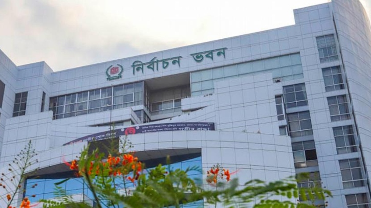নির্বাচন কমিশনের আরও ৫২ কর্মকর্তাকে বদলি নির্বাচন কমিশনের আরও ৫২ কর্মকর্তাকে বদলি