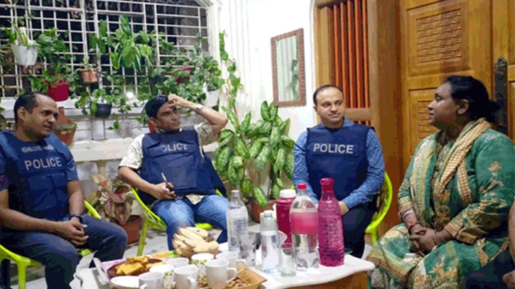 নারায়ণগঞ্জের সাবেক সিটি মেয়র সেলিনা হায়াৎ আইভী গ্রেফতার নারায়ণগঞ্জের সাবেক সিটি মেয়র সেলিনা হায়াৎ আইভী গ্রেফতার