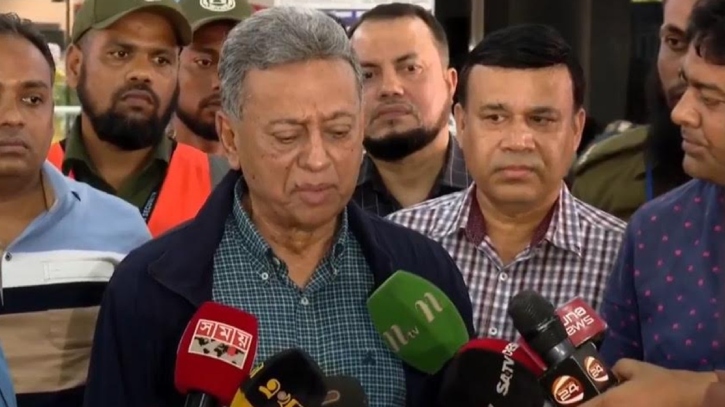 গণতান্ত্রিক পথেই এগিয়ে যাবে বিএনপি: আমীর খসরু গণতান্ত্রিক পথেই এগিয়ে যাবে বিএনপি: আমীর খসরু