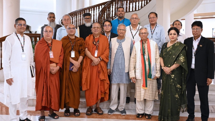 প্রবারণা পূর্ণিমা উপলক্ষে শুভেচ্ছা বিনিময় করলেন প্রধান উপদেষ্টা 