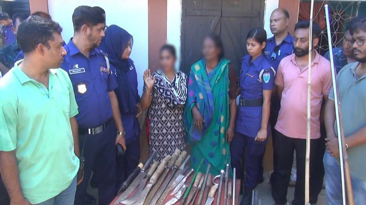 পুলিশকে ধাওয়া, মৌলভীবাজারের যুগিডর থেকে বিপুল দেশীয় অস্ত্র উদ্ধার পুলিশকে ধাওয়া, মৌলভীবাজারের যুগিডর থেকে বিপুল দেশীয় অস্ত্র উদ্ধার