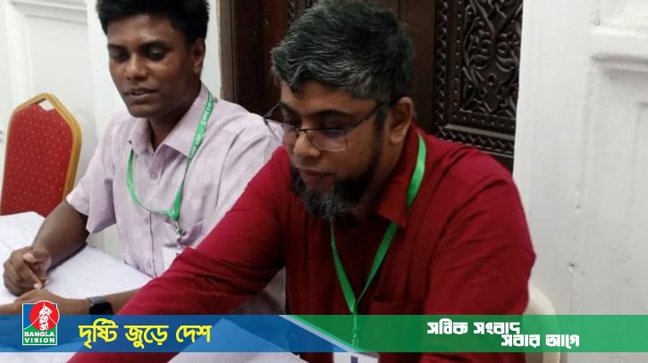 ভোট গ্রহণে অনিয়ম: কার্জন হলের পোলিং অফিসার জিয়াউর রহমানকে প্রত্যাহার