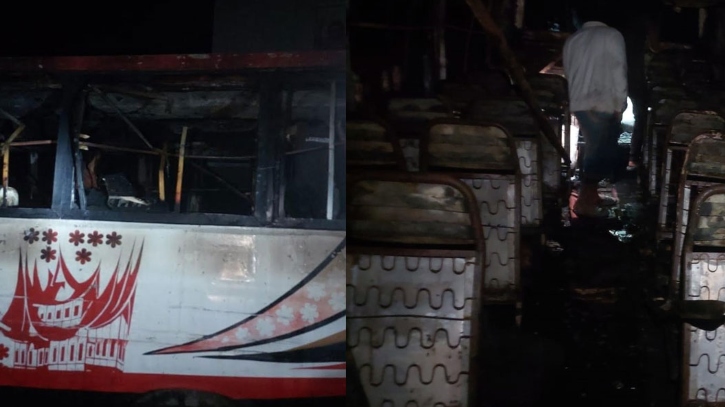 এবার ধামরাইয়ে পার্কিং করা বাসে আগুন