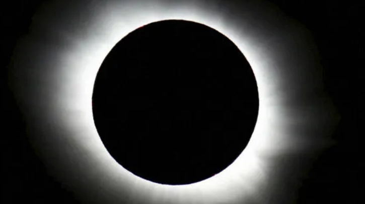 আসছে শতাব্দীর দীর্ঘতম সূর্যগ্রহণ, পৃথিবী অন্ধকার থাকবে ৬ মিনিট!