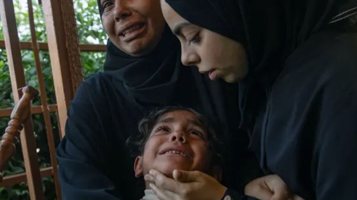 যুদ্ধবিরতির মধ্যেও গাজায় ব্যাপক হামলা চালালো ইসরাইল, নিহত ৩৩ যুদ্ধবিরতির মধ্যেও গাজায় ব্যাপক হামলা চালালো ইসরাইল, নিহত ৩৩