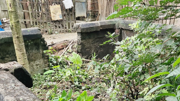 পারিবারিক কবরস্থানে অন্তত ১০ ককটেল বিস্ফোরণ, এলাকায় আতঙ্ক