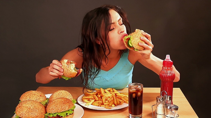 প্রতিদিনের যেসব অভ্যাস আমাদের কিডনিকে ঝুঁকিতে ফেলছে 