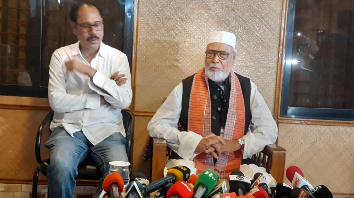 ‘দেশকে অস্থিতিশীল করতে জাতীয় ও আন্তর্জাতিক ষড়যন্ত্রকারীরা সুযোগ খুঁজছে’ ‘দেশকে অস্থিতিশীল করতে জাতীয় ও আন্তর্জাতিক ষড়যন্ত্রকারীরা সুযোগ খুঁজছে’