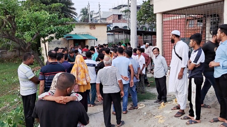 কুষ্টিয়ায় বালুভর্তি ড্রাম ট্রাক চাপায় ২ যুবক নিহত কুষ্টিয়ায় বালুভর্তি ড্রাম ট্রাক চাপায় ২ যুবক নিহত