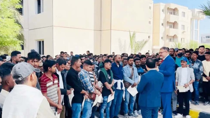 লিবিয়া থেকে দেশে ফিরলেন আরও ৩১০ বাংলাদেশি  লিবিয়া থেকে দেশে ফিরলেন আরও ৩১০ বাংলাদেশি