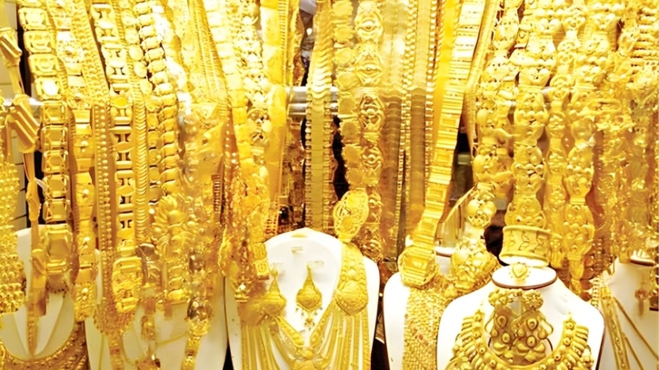 স্বর্ণের দামে বড় পতন, কমলো কত টাকা?